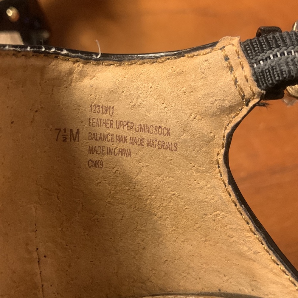 SOFFT BLACK PATENT LEATHER PLATFORM CAGE GLADIATOR SANDALS GOLD STUDS - Picture 11 of 16